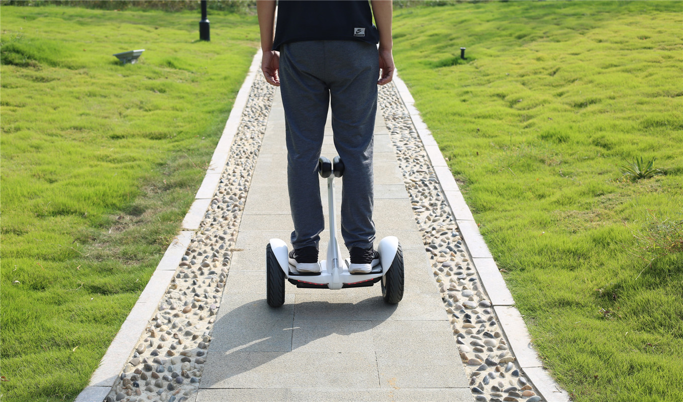 享受炫酷智能骑行，永远不向青春说再见小米九号智能平衡车评测