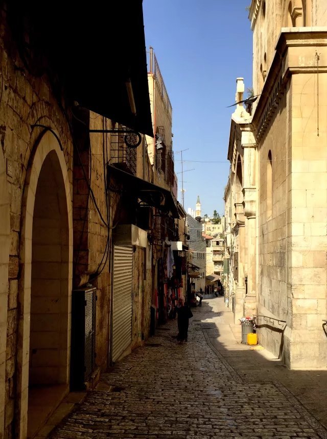 耶稣被钉死在十字架后来在哪里,耶稣被钉在十字架上之后的故事