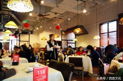 网红餐厅何贤记:最满意美团收银外卖一键接单,甩传统收银几条街