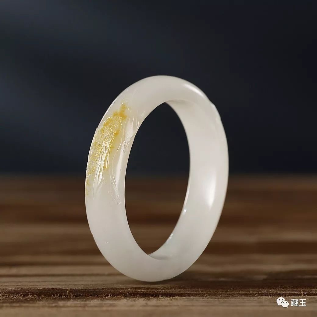 900000块买的玉手镯估价,9000左右的玉手镯