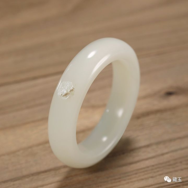 900000块买的玉手镯估价,9000左右的玉手镯