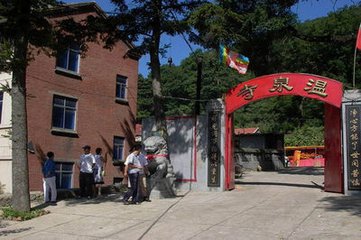 本溪旅游枫叶,最美枫叶本溪