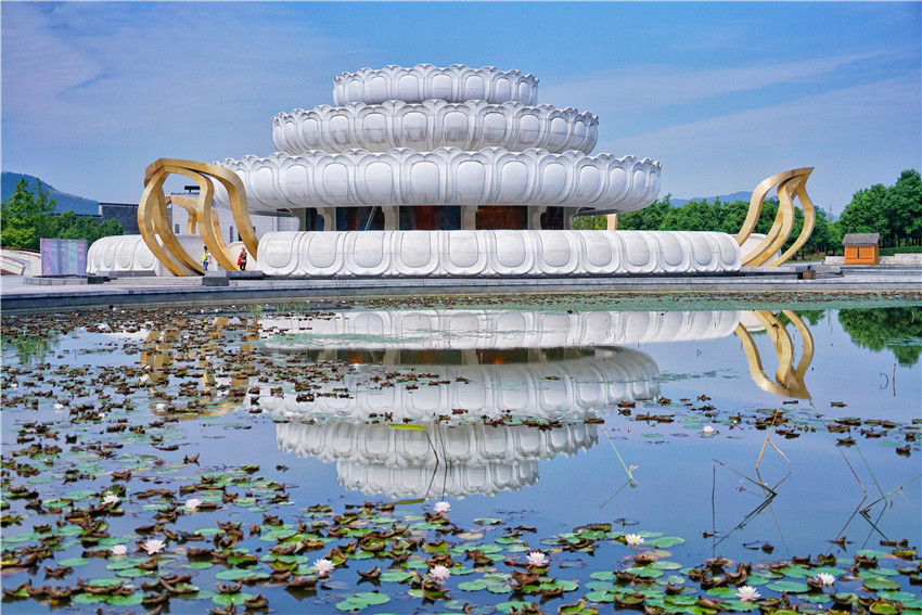 礼佛峨眉顶,礼佛普陀山
