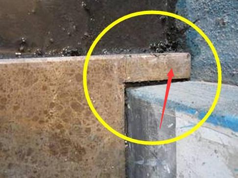 卫生间门槛石装在门里面好换不,卫生间门槛装好了还能加高吗