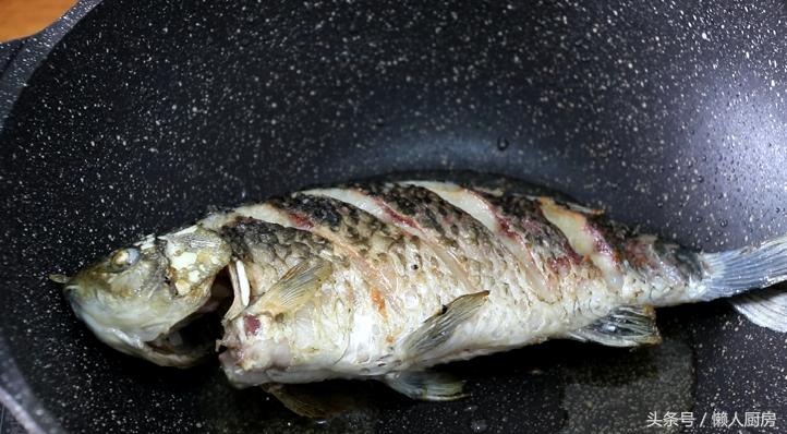 鲫鱼汤不够白,雪白的鲫鱼汤还是奶白的鲫鱼汤