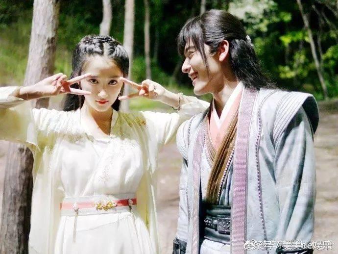 关晓彤几岁公开恋情的,关晓彤公布恋情时多大