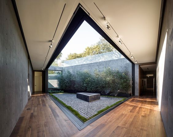 头一次见厨房装两个门,头一次见下沉式浴缸