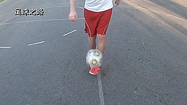 五个最简单实用的足球过人技巧,5种花哨的足球过人技巧