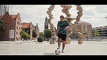 五个最简单实用的足球过人技巧,5种花哨的足球过人技巧