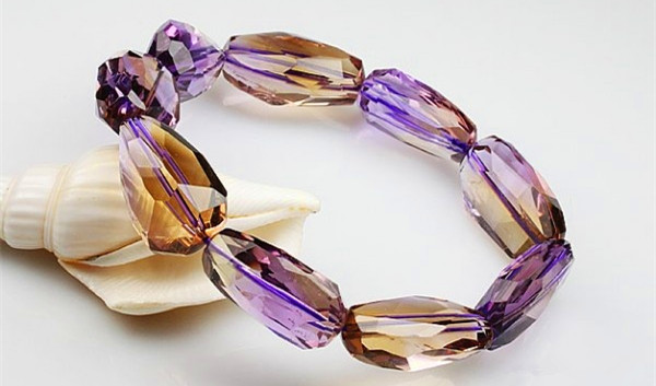 晶莹剔透的水晶-其莹如水，其坚如玉