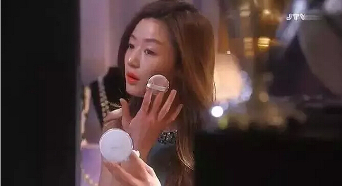 气垫怎么用看起来细腻自然,气垫要遮瑕还是不遮瑕