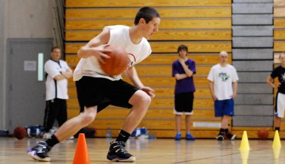 如何做到1秒内运球10次?提升运球速度,你需要知道的小技巧!