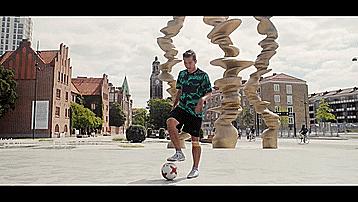 五个最简单实用的足球过人技巧,5种花哨的足球过人技巧