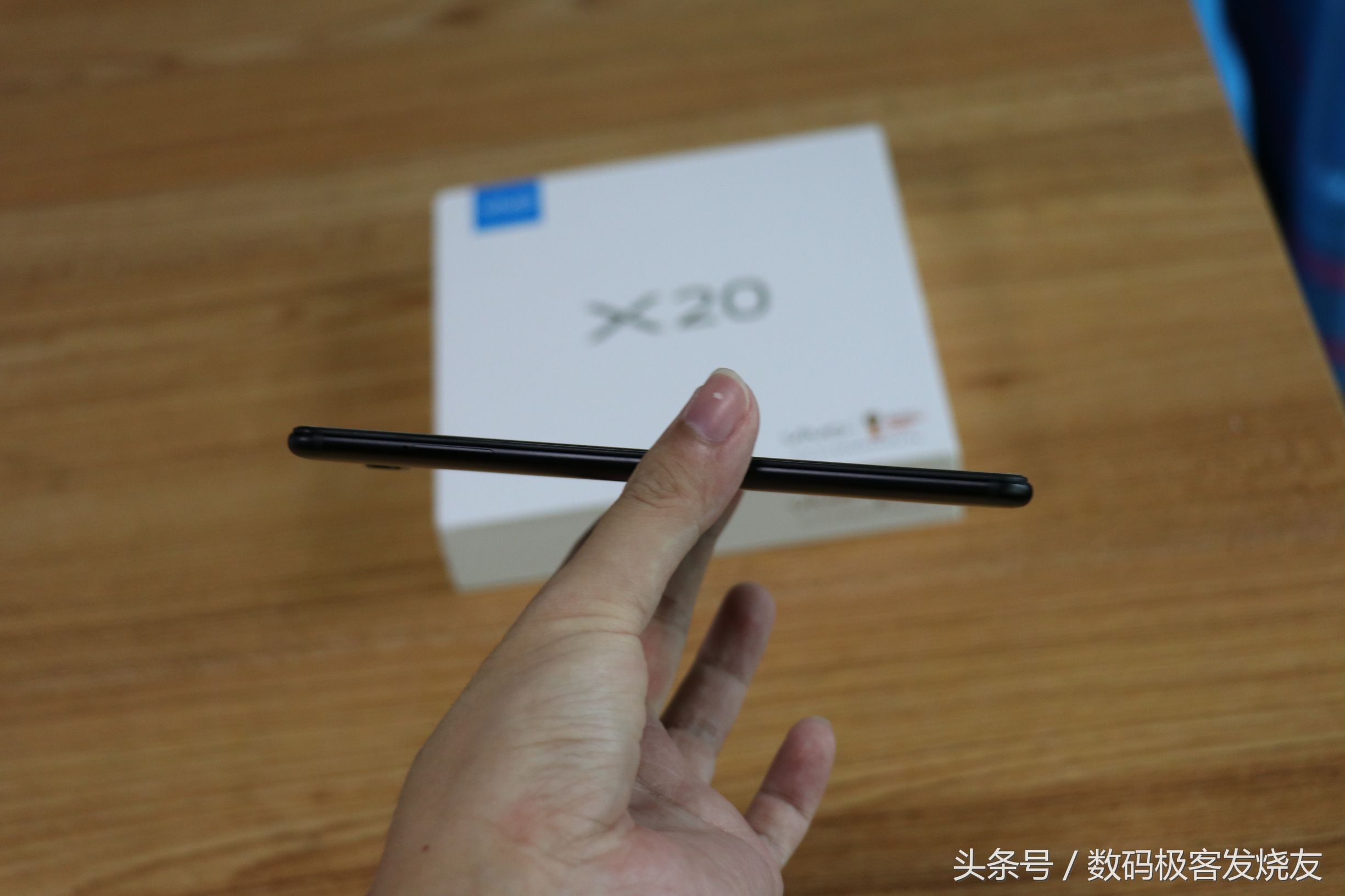 vivox20全面屏新机,vivox20全面屏详解