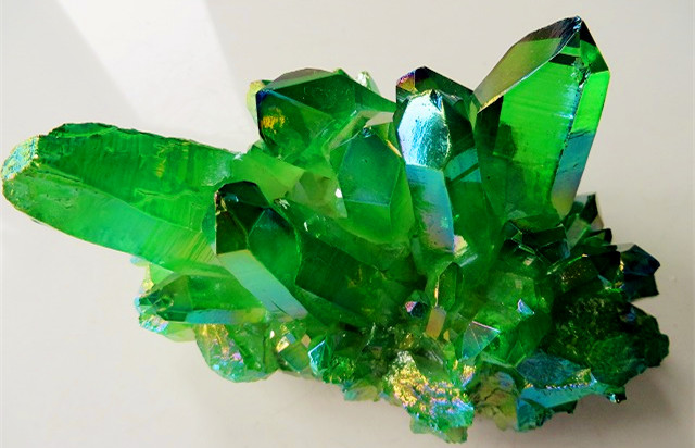 晶莹剔透的水晶-其莹如水，其坚如玉