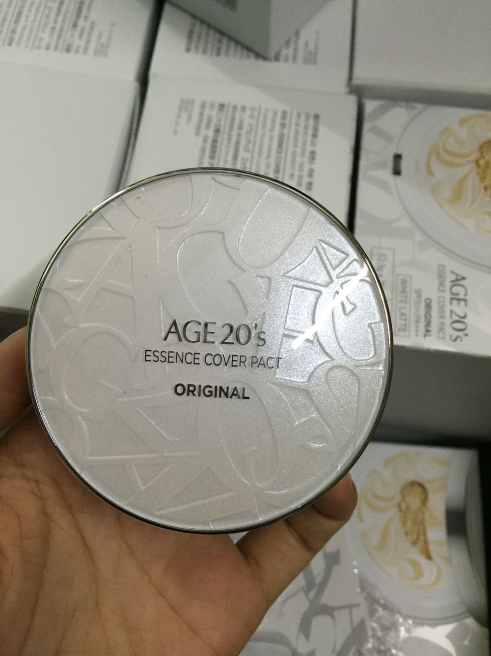 气垫怎么用看起来细腻自然,气垫要遮瑕还是不遮瑕