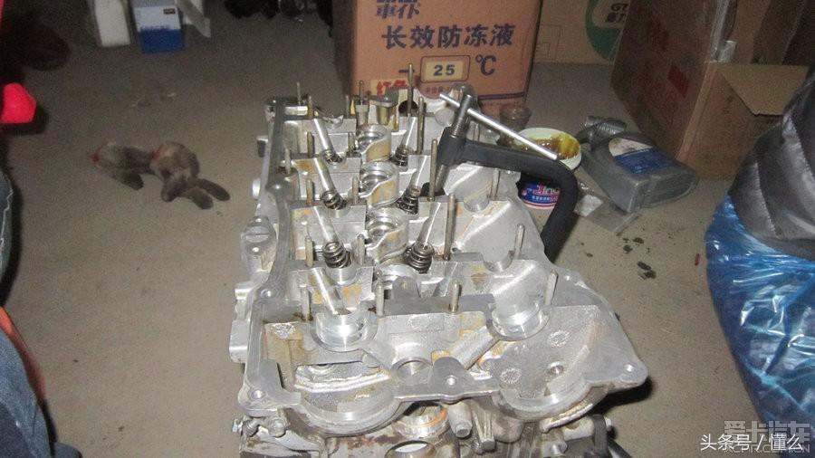 宝马320I大修发动机解决严重烧机油、冒蓝烟、尾气发臭问题