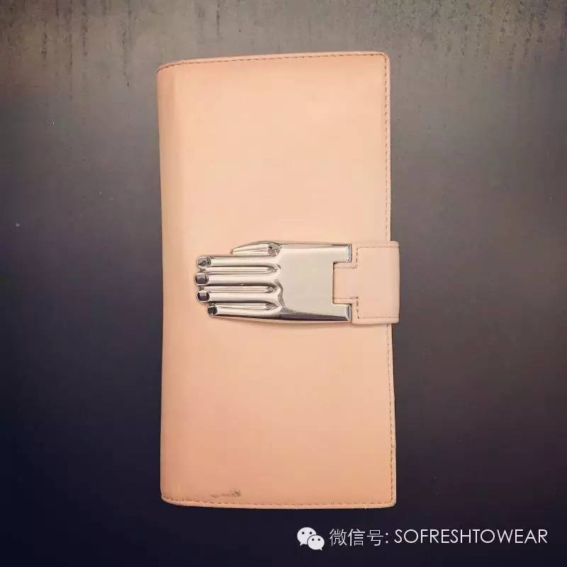 买钱包还是卡包,chanel链条钱包好买吗