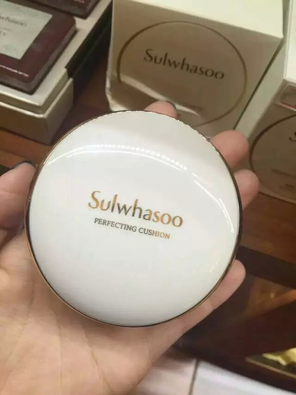 气垫怎么用看起来细腻自然,气垫要遮瑕还是不遮瑕