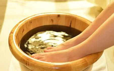 坚持泡脚，几点泡脚对身体的好处