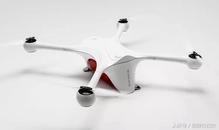 神马?用无人机和奔驰送咖啡,看在迪拜有“飞的”的份上我信了