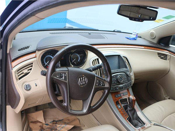 2010的别克君越2.0t现在值多少钱,别克君越2010款2.4l豪雅版