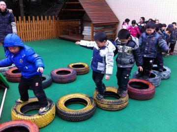 40种自制幼儿体育器械废物利用,幼儿园自制户外体育器械保龄球