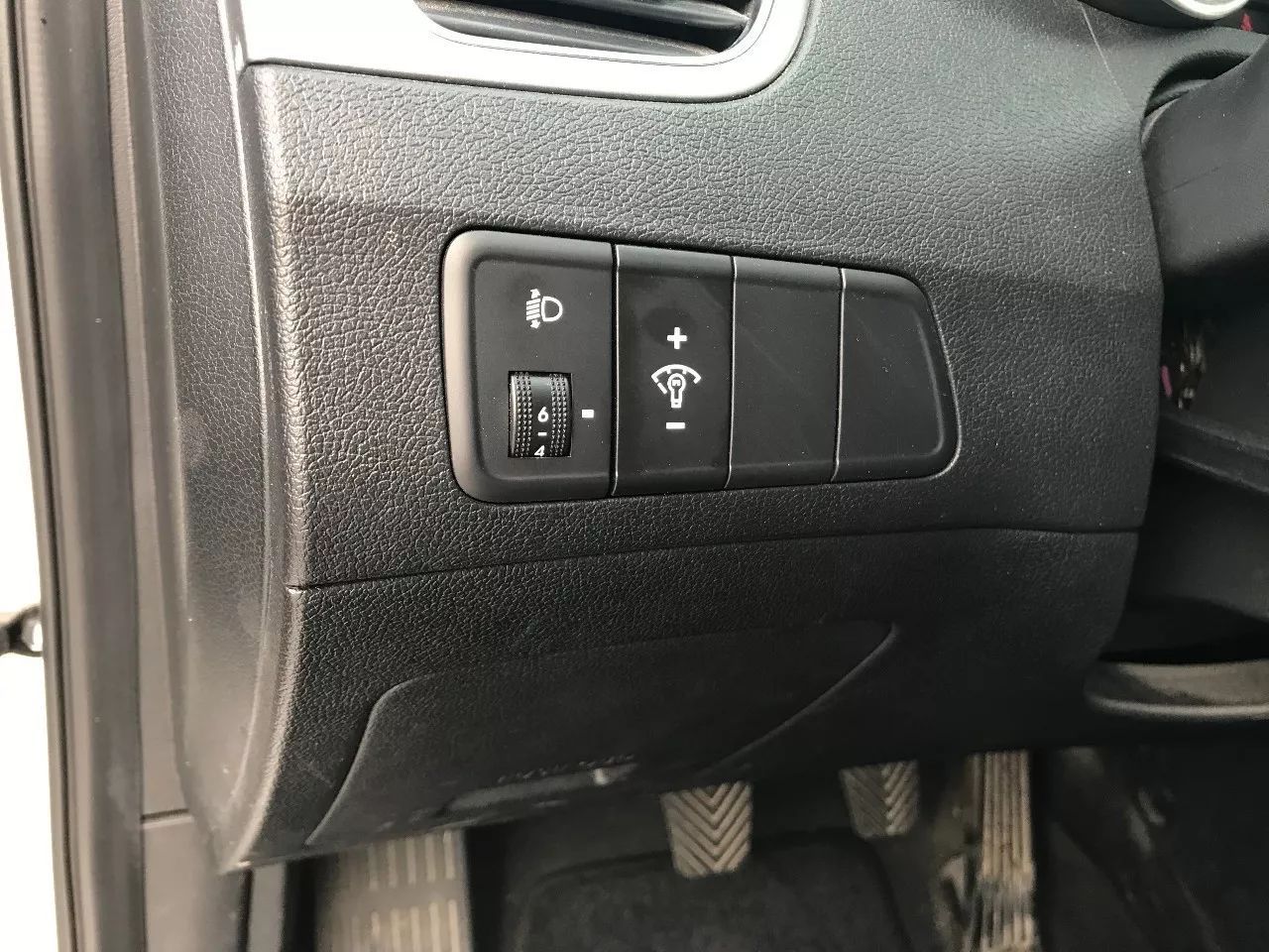 现代伊兰特elantra1.5自吸,现代朗动和伊兰特的区别