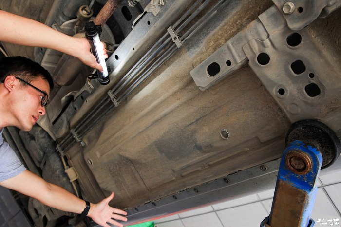 日产阳光——为何它从月销两万到月销一千？看完后，你会说：该！