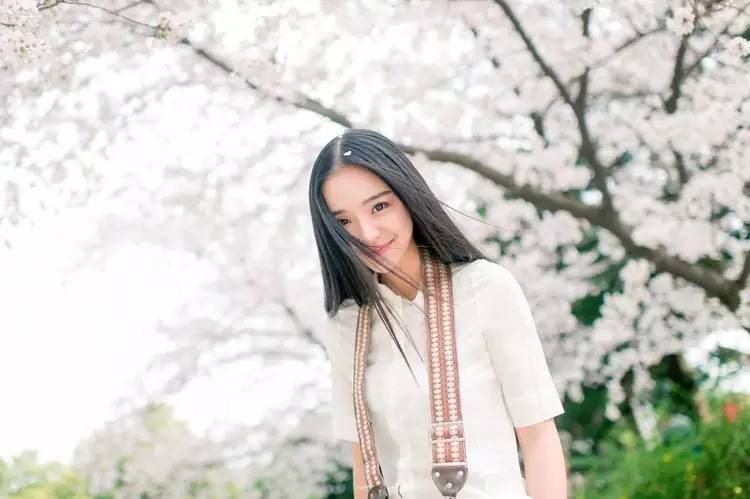 花季怎么拍好看,自由浪漫的人像照片