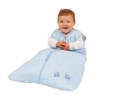 宝宝踢被子适合什么睡袋,小月龄宝宝选睡袋还是防踢被