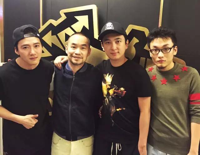 这个叫大哥的男人用17攻陷了*载下**榜，征服了国民老公