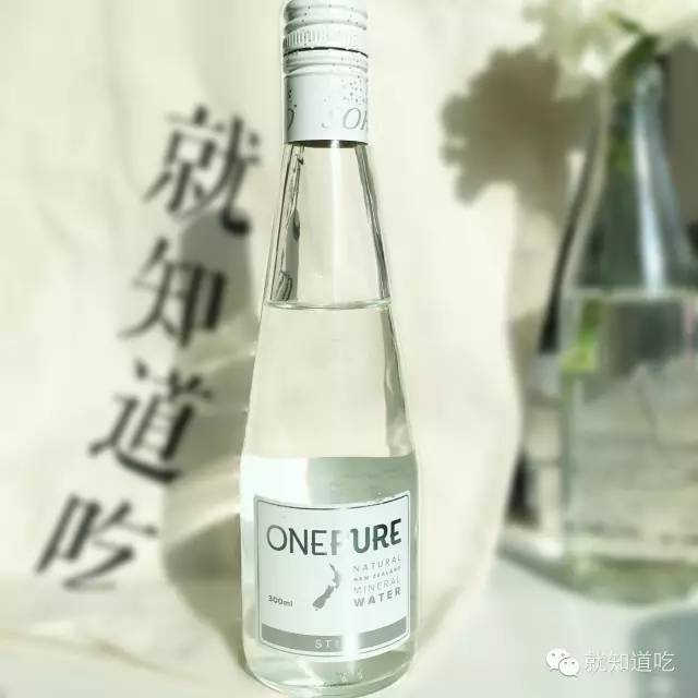 我们找了60个牌子100多瓶水，最潮的竟然是这20瓶