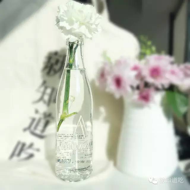 我们找了60个牌子100多瓶水，最潮的竟然是这20瓶