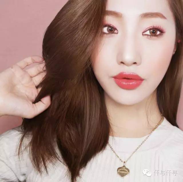 美妆厚嘴唇女博主,美妆博主嘴唇很厚的女生