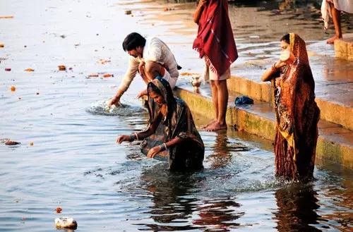行走在印度完整视频,漫步印度街景视频