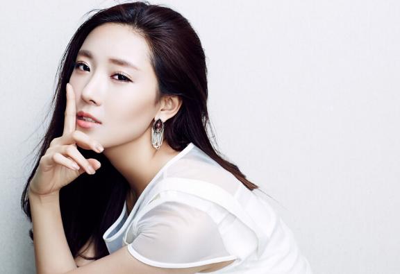 眉心长痘什么原因,唇周长痘什么原因