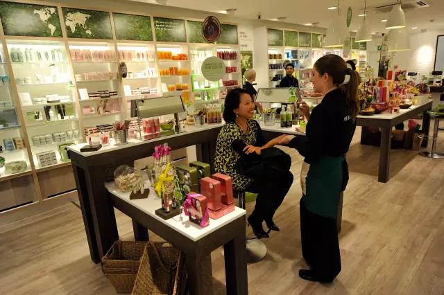 英国签证要工资吗,英国签证材料是单面打印吗