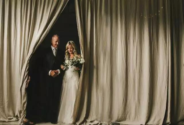 咫尺光年爱如初见意思,咫尺光年爱如初见什么意思