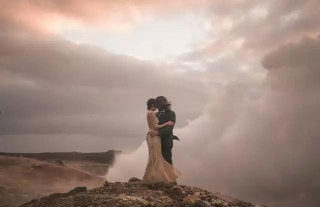 咫尺光年爱如初见意思,咫尺光年爱如初见什么意思