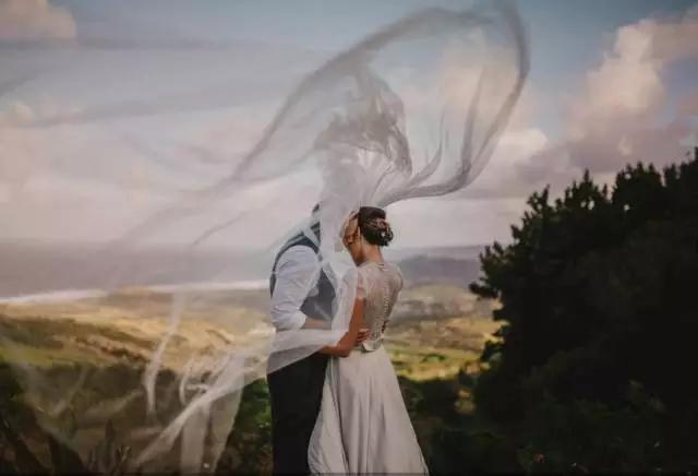 咫尺光年爱如初见意思,咫尺光年爱如初见什么意思