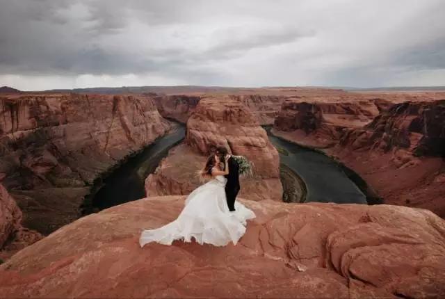 咫尺光年爱如初见意思,咫尺光年爱如初见什么意思