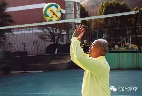 气排球规则和打法图解初学者,打硬排球的正确打气视频