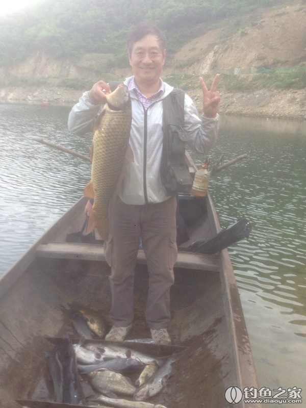 探钓野生鱼视频,探钓野生水库