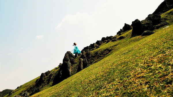个旧老阴山玻璃栈道购票,个旧老阴山草场