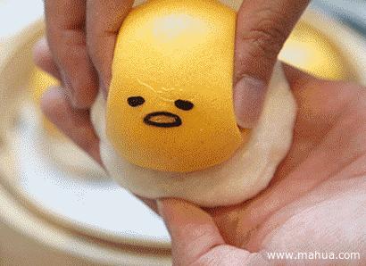 日本推出了一款丧心病狂的懒蛋蛋奶黄包，画风突变无法直视！