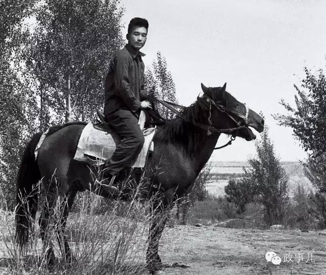 *家宝温**新书细节：反复读《呐喊》，进京做官根本没想到