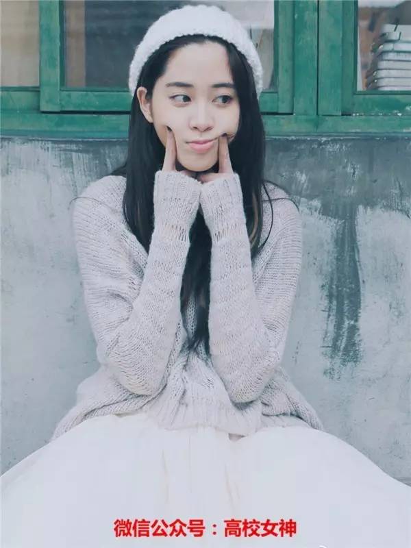 欧阳娜娜三姐妹颜值相差大,欧阳娜娜三姐妹一共几岁了