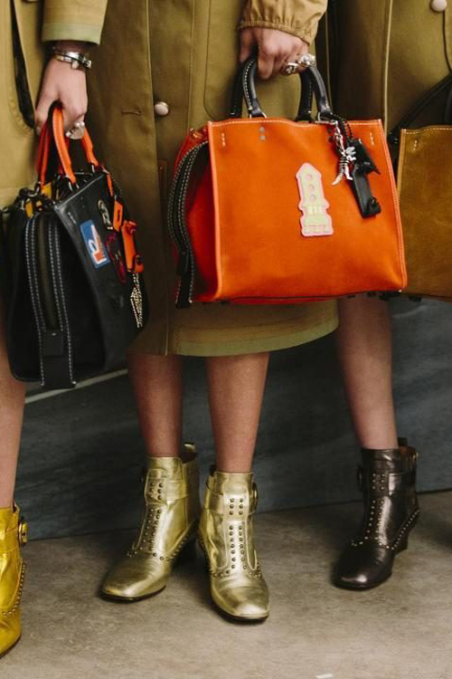 今年最流行款时尚包包,今年流行的时尚包包