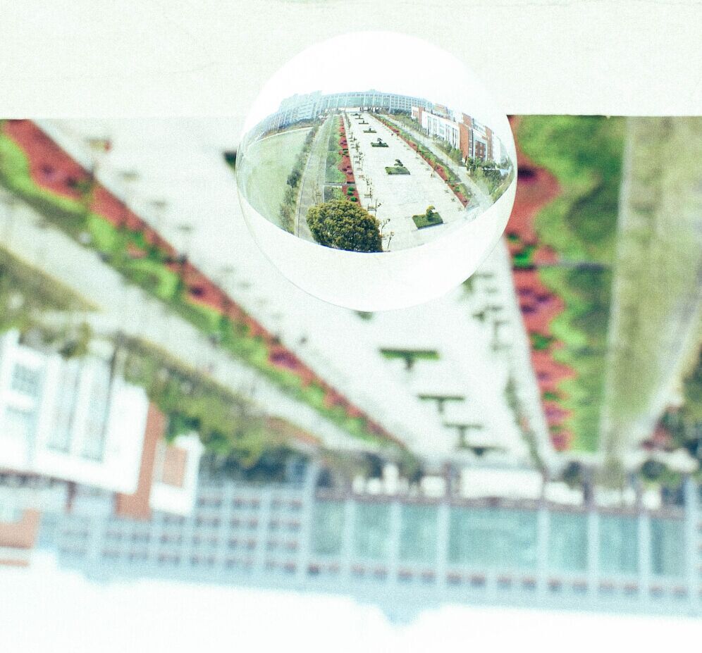 遇见︱有个给你的水晶球，吓了一跳，武汉竟有如此晶莹剔透的大学